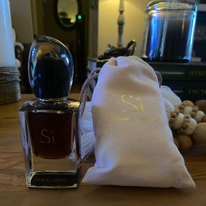 Si Le Parfum Giorgio Armani 40oz 1.4 ml